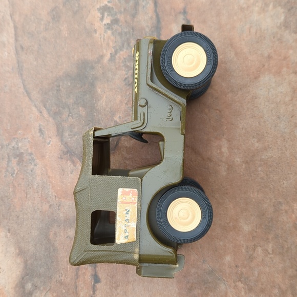 1965 Mini Tonka Pressed Steel No. 40 Jeep Commander - Picture 5 of 12